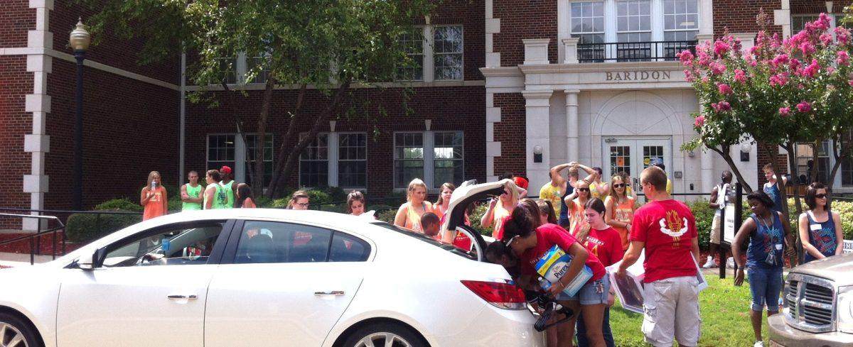 Freshmen receive Bear welcome; move-in day kicks off Welcome Week