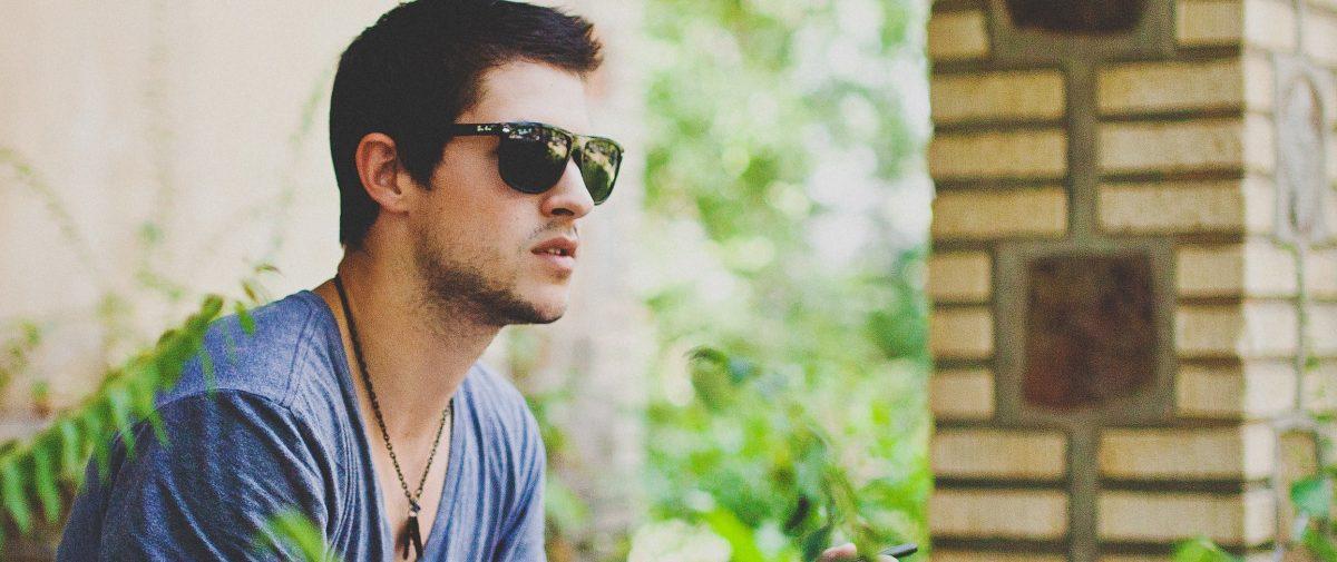 Senior signs to Nashville record label