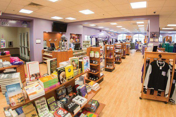 Senators discuss bookstore problems, Coke fund