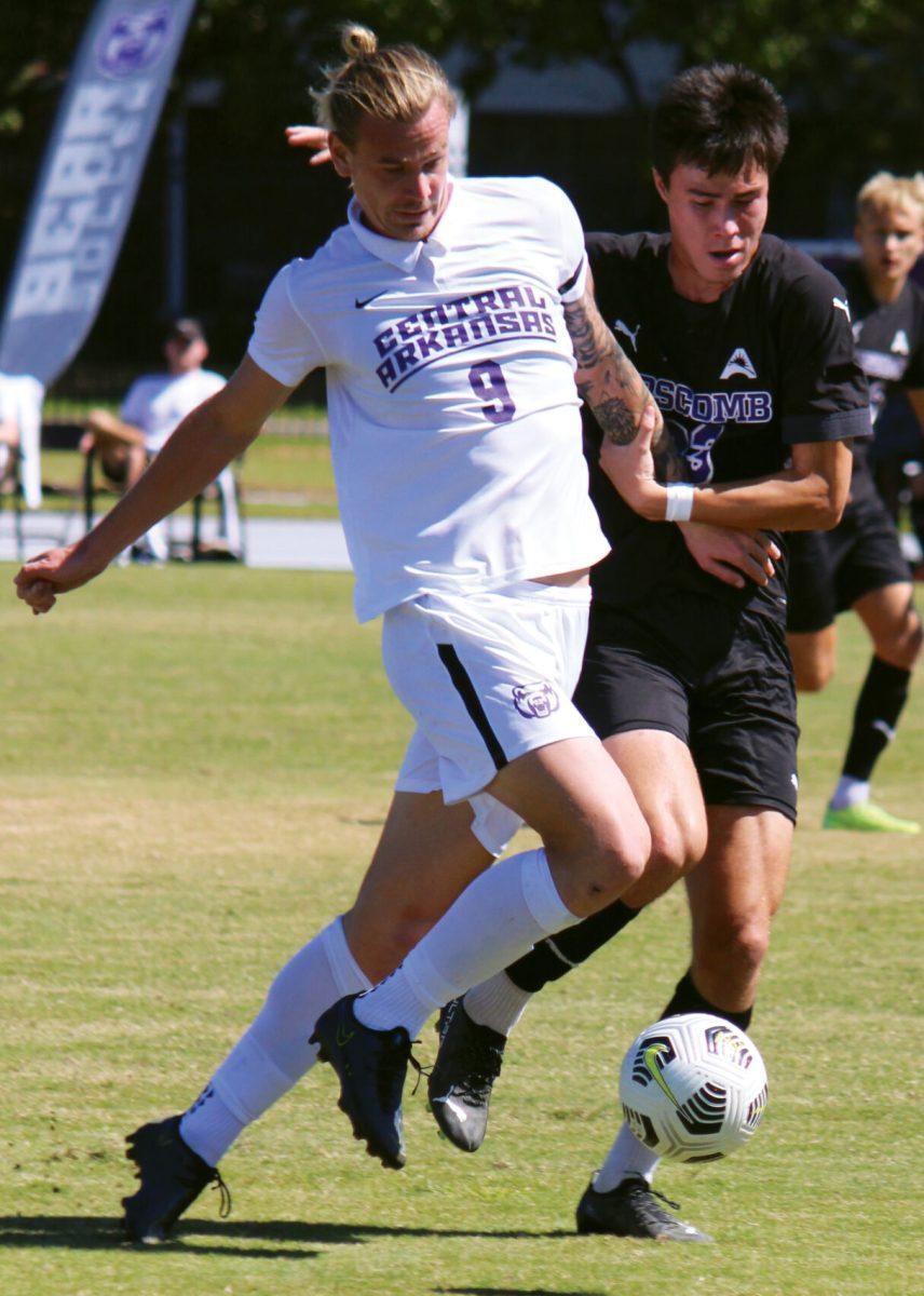 Senior forward Sebastian Andreassen (left) pushes ahead of a Lipscomb player (right) to get the ball. This match was UCA’s fourth ASUN game and their first ASUN loss of the season.
