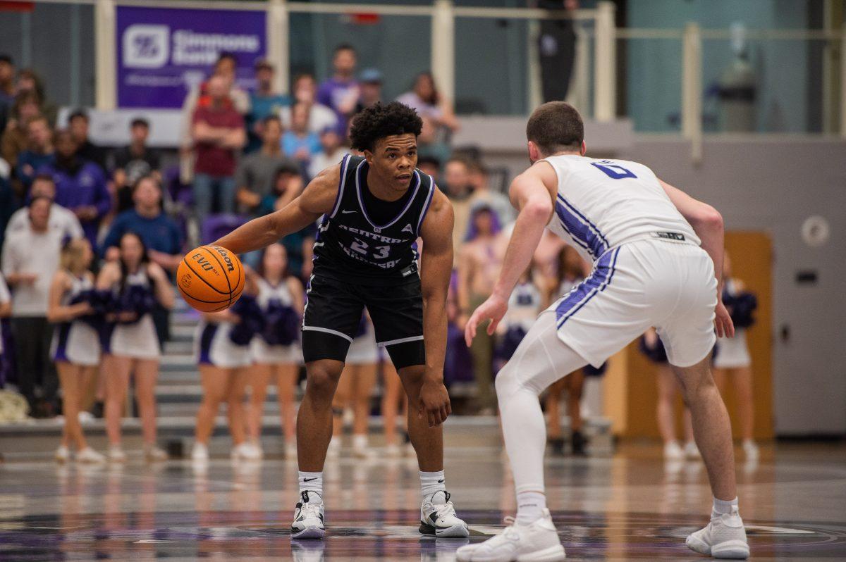 Sophomore guard Camren Hunter faces off against Sophomore guard Will Soucie of North Alabama. Hunter became the 4th athlete to obtain a triple-double in UCA history. 