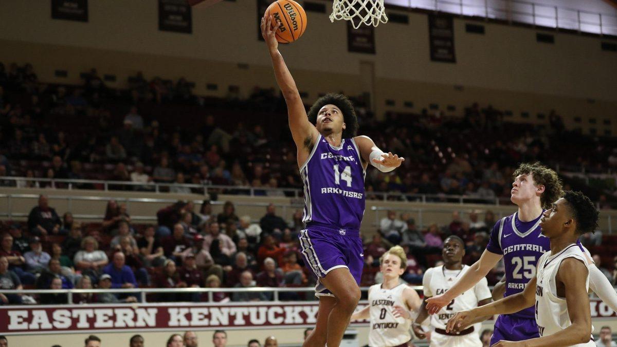 Junior guard Collin Cooper scores UCA two points with a layup in the first half. Cooper was on the court the longest out of any UCA player, coming in at 33 minutes.