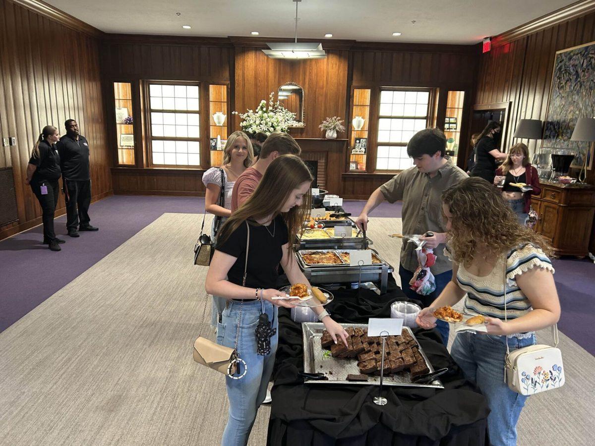 Students grab lunch at the Welcome Week luncheon. The Schedler Honors College is known for its interdisciplinary studies curriculum.