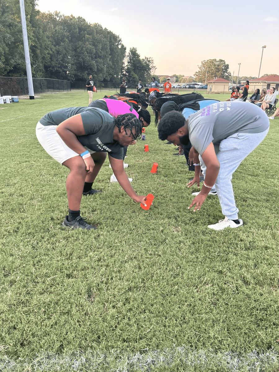 Mentees and mentors play games in the MMP Olympics on Aug. 27. The MMP Olympics was one of the five events that made up Transitions Week.