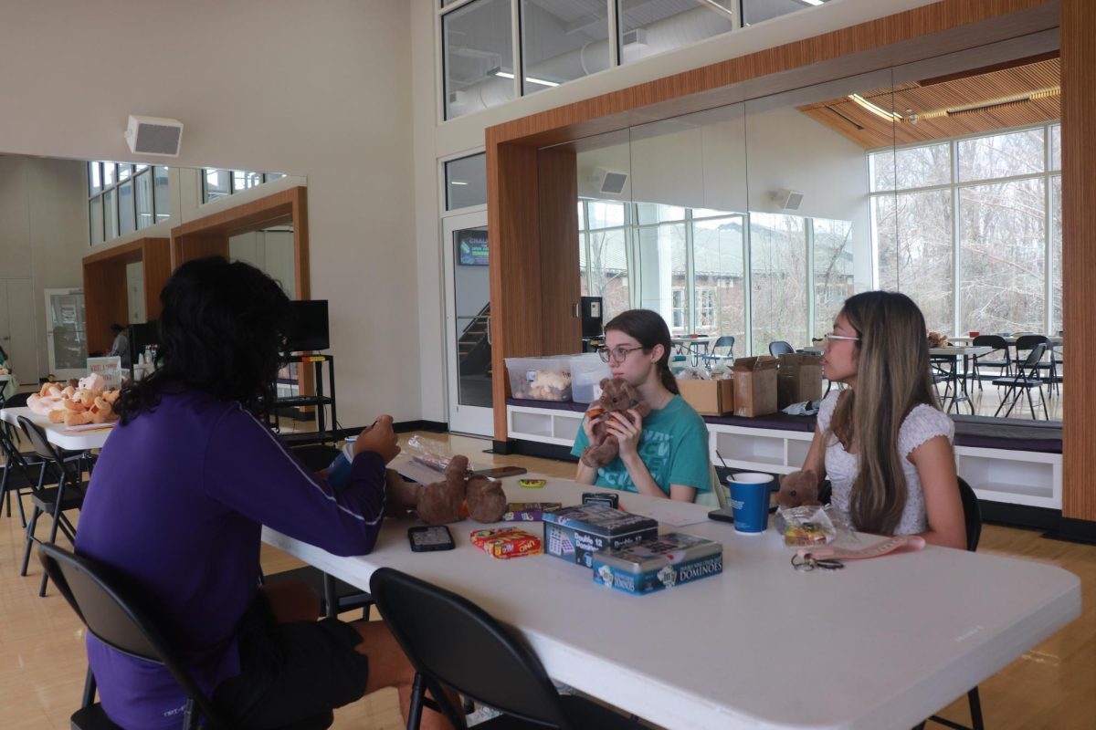 A group of students drink lattes and make crafts at the TREC Center Feb. 10. 